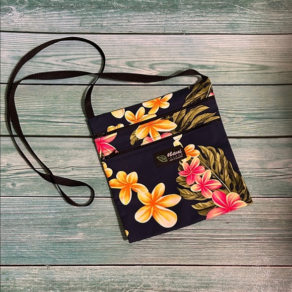Cloud 9 Floral Crossbody Bag - Black and Yellow - Picture 1 of 1